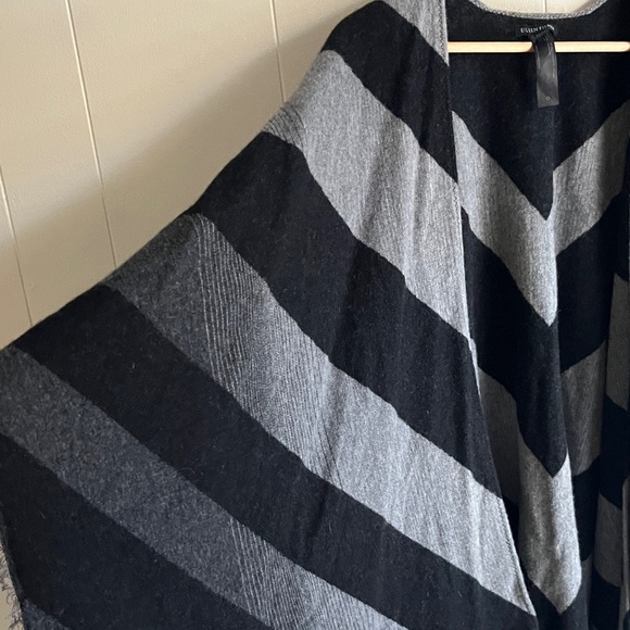 Eileen Fisher Black and Light Gray Wool Office Winter Poncho Wrap Kimono Shawl - Picture 8 of 15